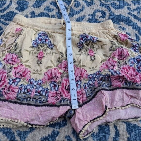 Cute and comfy flowy shorts spring summer flowers floral comfortable soft pink - Picture 8 of 9
